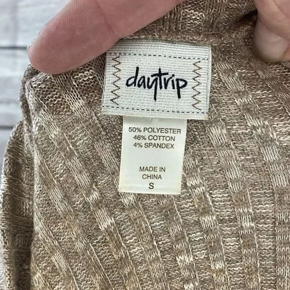 Ladies size small dress by Daytrip - Picture 10 of 10